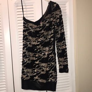 BEBE One sleeve sequin sparkle dress!